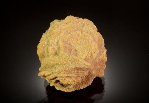 Barite<br />Cantera de arena, Rockenberg, Wetteraukreis, Darmstadt, Hesse/Hessen, Alemania<br />3.3 x 3.0 x 3.2 cm<br /> (Author: Michael Shaw)