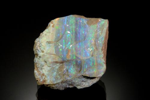 Opal<br />Quilpie, Condado Quilpie, Queensland, Australia<br />5.5 x 5.4 x 2.7 cm<br /> (Author: Michael Shaw)