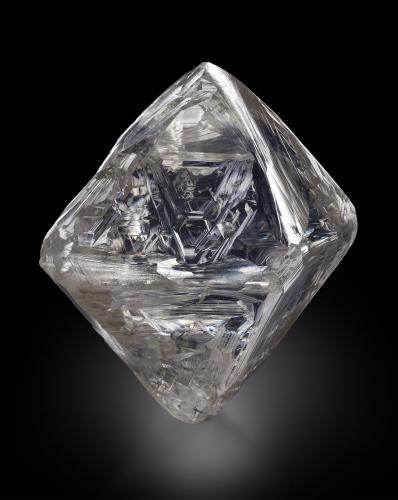 Diamond<br />Sudáfrica<br />2.5 x 2 x 2 cm<br /> (Author: MIM Museum)