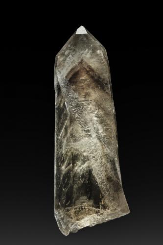 Quartz (variety smoky quartz)<br />Silent Grove, Condado Clive, Nueva Gales del Sur, Australia<br />8.9 x 3.0 cm<br /> (Author: am mizunaka)