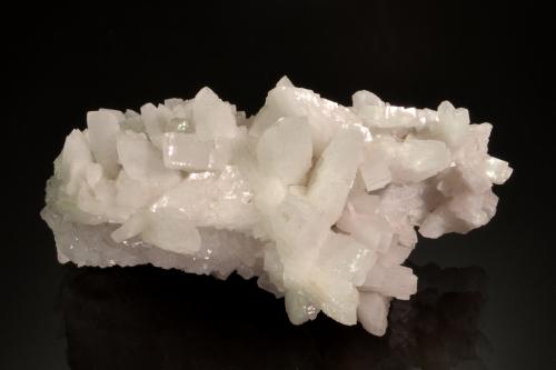 Baryte on Quartz<br />Wanlockhead, Dumfries and Galloway, Kirkcudbrightshire, Escocia / Reino Unido<br />7.4 x 4.7 x 4.0 cm<br /> (Author: Michael Shaw)