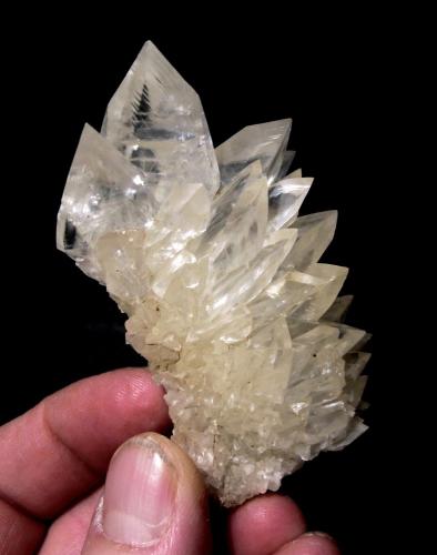 Calcite<br />Cantera Winterberg, Iberg, Bad Grund, Distrito Göttingen, Harz, Baja Sajonia/Niedersachsen, Alemania<br />Specimen size 8 cm, largest crystal 2,5 cm<br /> (Author: Tobi)