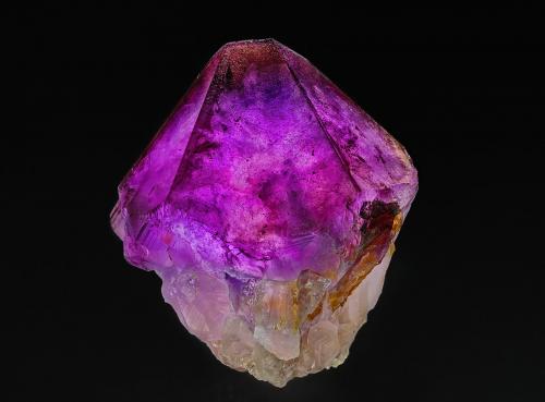 Quartz (variety amethyst)<br />Mina The Great Australian Amethyst, Wyloo Station, Condado Ashburton, Australia Occidental, Australia<br />9.1 x 9.0 cm<br /> (Author: am mizunaka)