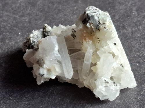 Olshanskyite<br />Mina Shijiangshan, Aldea Shijiangshan, Yinwu, Linxi, Ulanhad League, Región Autónoma Mongolia Interior, China<br />3,5 x 3 cm<br /> (Author: Volkmar Stingl)