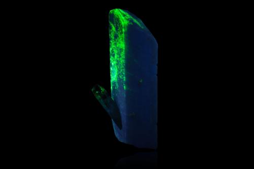 Beryl (variety aquamarine)<br />Chhappu, Distrito Shigar, Gilgit-Baltistan (Áreas del Norte), Paquistán<br />10 x 7 x 23.5 cm / main crystal: 8.5 cm<br /> (Author: MIM Museum)