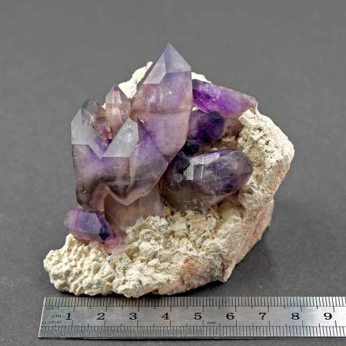 Amethyst<br />Zona Brandberg, Región Erongo, Namibia<br />Specimen size 9 cm<br /> (Author: Tobi)