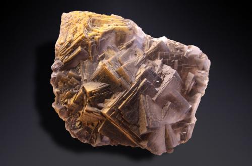 Fluorite<br />Koh-i-Maran, Distrito Kalat, Balochistan (Baluchistan), Paquistán<br />154 mm x 125 mm x 56 mm<br /> (Author: Firmo Espinar)