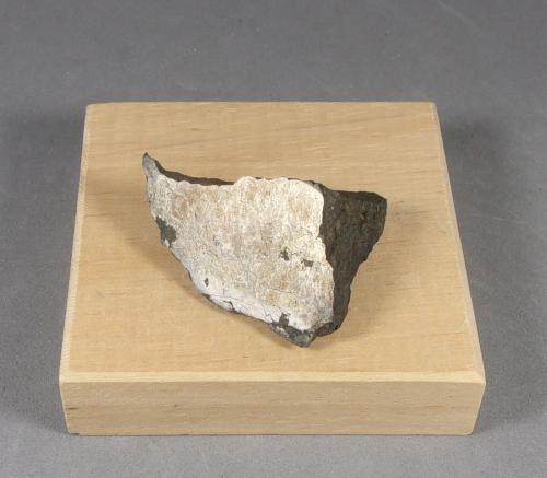 Troilita<br />Mina Alta, Montes Klamath, Low Divide, Distrito minero Low Divide, Del Norte County, California, USA<br />4,1 x 3 x 1,7 cm. 23,24 g.<br /> (Autor: J. G. Alcolea)