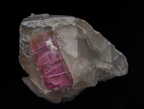 Elbaite, Quartz<br />Mina Himalaya, Gem Hill, Distrito Mesa Grande, San Diego County, California, USA<br />8.8 x 6.9 cm<br /> (Author: am mizunaka)