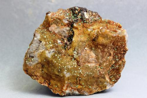 Metazeunerita<br />Permiso de Investigación Anabel, Cerro de las Minas, Mérida, Comarca Tierra de Mérida - Vegas Bajas, Badajoz, Extremadura, España<br />51x30x08 mm<br /> (Autor: Juan Espino)