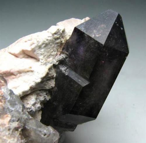 Cuarzo (variedad amatista)<br />Zona Brandberg, Región Erongo, Namibia<br />8 x 5 x 3,5 cm<br /> (Autor: Antonio Alcaide)