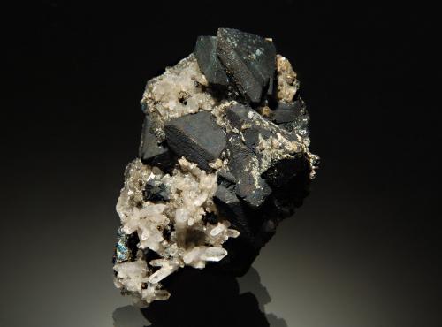 Tennantite<br />Mina Tsumeb, Tsumeb, Región Otjikoto, Namibia<br />3.9 x 4.8 cm<br /> (Author: crosstimber)