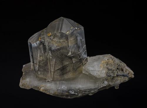 Calcite, Pyrite<br />Mina Dalen-Kjørholt, Kjørholt, Brevik, Porsgrunn, Telemark, Østlandet, Noruega<br />5.0 x 3.5 x 4.1 cm<br /> (Author: am mizunaka)