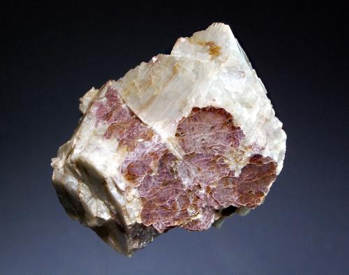 lepidolite (Polylithionite-Trilithionite Series)<br />Cantera Mount Mica, Paris, Condado Oxford, Maine, USA<br />4.5 x 5.8 cm<br /> (Author: crosstimber)