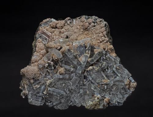 Barite, Rhodochrosite<br />Mina Inakuraishi, Furubira, Península Shakotan, Subprefectura Shiribeshi, Hokkaidō, Japón<br />7.3 x 7.5 cm<br /> (Author: am mizunaka)