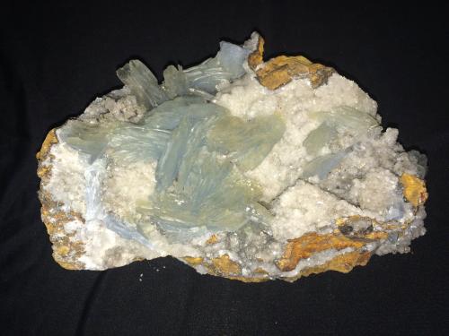 Barite, Calcite<br />Minas Jebel Ouichane, Beni Bou Ifrour, Nador, Provincia Nador, Región Oriental, Marruecos<br />210 X 130 X 90 mm<br /> (Author: Robert Seitz)