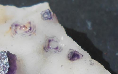 Fluorita<br />Distrito Namakwa (Namaqualand), Provincia Septentrional del Cabo, Sudáfrica<br />3,5 x 3 x 1 cm<br /> (Autor: Antonio Alcaide)