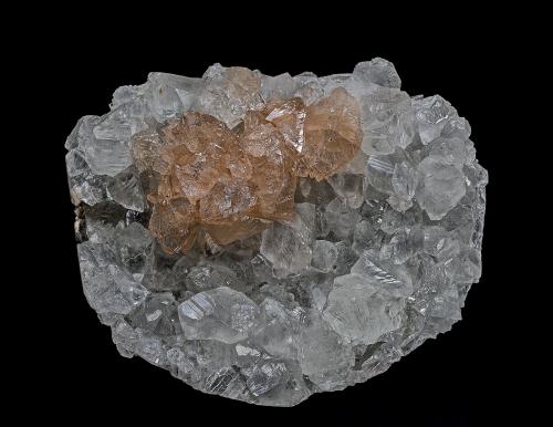 Fluorapophyllite-(K), Calcite<br />Distrito Jalgaon, Maharashtra, India<br />7.4 x 9.0 cm<br /> (Author: am mizunaka)