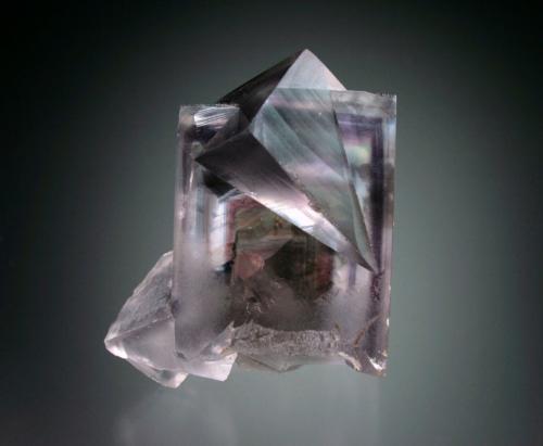 Fluorite<br />Mina Boltsburn, Distrito Rookhope, Weardale, North Pennines Orefield, County Durham, Inglaterra / Reino Unido<br />3x2.5x2.5 cm overall size<br /> (Author: Jesse Fisher)