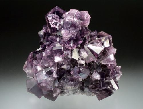 Fluorite<br />Weardale, North Pennines Orefield, County Durham, Inglaterra / Reino Unido<br />11x10x6 cm overall size<br /> (Author: Jesse Fisher)