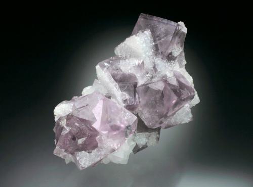 Fluorite, Quartz<br />Mina Groverake, Rookhope, Weardale, North Pennines Orefield, County Durham, Inglaterra / Reino Unido<br />11x6x5 cm overall size<br /> (Author: Jesse Fisher)