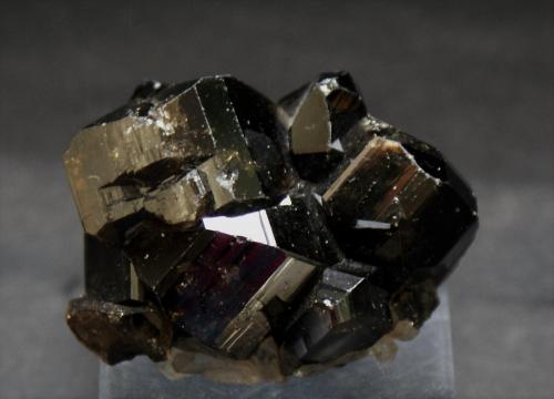 Cassiterite<br />Mina Viloco, Sección San Antonio, Provincia Loayza, Departamento La Paz, Bolivia<br />45mm x 30mm x 25mm<br /> (Author: Philippe Durand)