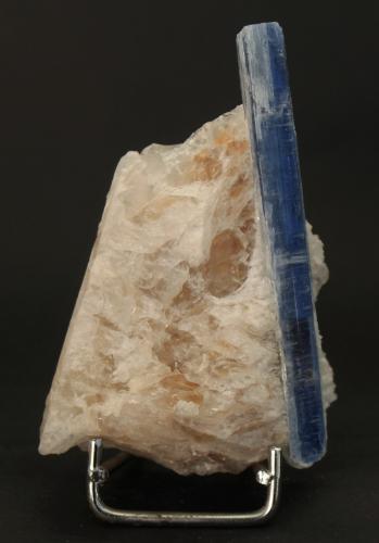 Kyanite<br />Barra de Salinas, Coronel Murta, Jequitinhonha, Minas Gerais, Brasil<br />70mm x 50mm x 30mm<br /> (Author: Philippe Durand)