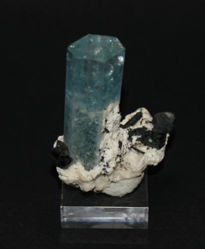 Beryl (variety aquamarine)<br />Monte Erongo, Usakos, Región Erongo, Namibia<br />45mm x 40mm x 15mm<br /> (Author: Philippe Durand)