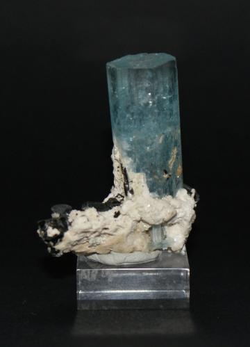 Beryl (variety aquamarine)<br />Monte Erongo, Usakos, Región Erongo, Namibia<br />45mm x 40mm x 15mm<br /> (Author: Philippe Durand)