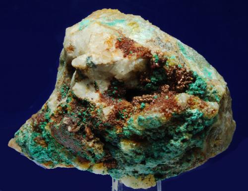 Cobre nativo<br />Cerro Muriano, Lavaderos de la Copper Company Ltd, Cerro del deposito,Dehesa de Campo Bajo , Valle del Guadiato, Córdoba, Andalucía<br />5x4x4 cm<br /> (Autor: Ricardo Fimia)