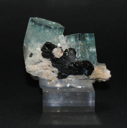 Beryl (variety aquamarine)<br />Monte Erongo, Usakos, Región Erongo, Namibia<br />50mm x 40mm x 25mm<br /> (Author: Philippe Durand)