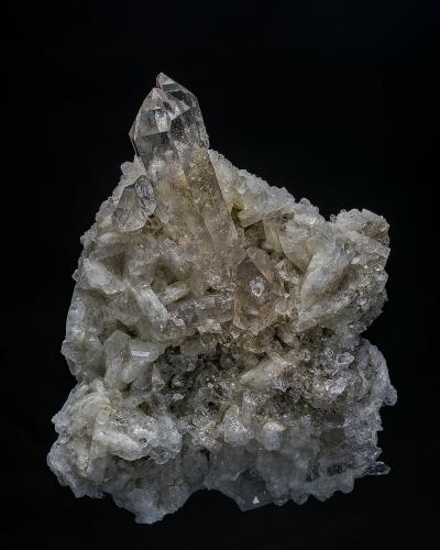 Quartz, Albite<br />Windsor (Richmond), Le Val-Saint-François RCM, Estrie, Québec, Canadá<br />12.0 x 9.0 cm<br /> (Author: am mizunaka)