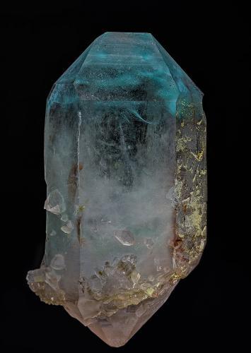 Quartz, Ajoite<br />Mina Messina, Musina (Messina), Distrito Vhembe, Provincia Limpopo, Sudáfrica<br />10.3 x 5.3 cm<br /> (Author: am mizunaka)