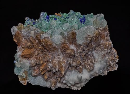 Calcite, Azurite, Malachite<br />Minas Kamariza, Agios Konstantinos, Distrito minero Lavrion, Prefectura Attikí (Attica), Grecia<br />9.3 x 7.1 cm<br /> (Author: am mizunaka)