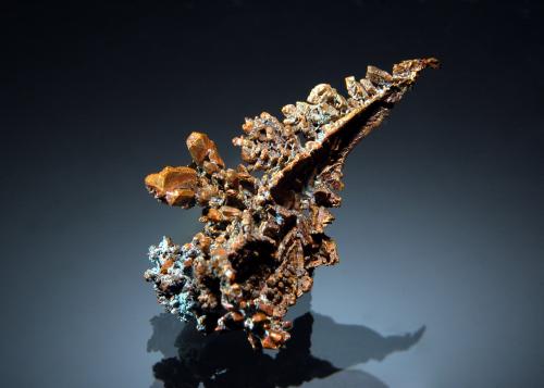 Copper<br />Mina Onganja (Emke), Granja Helen 235, zona minera Onganja, Seeis, Distrito Windhoek, Región Khomas, Namibia<br />2.0 x 3.3 cm<br /> (Author: Michael Shaw)