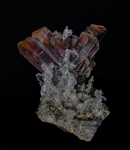 Quartz, Brookite<br />Prospección Nausherwani, Char Kohan, Kharan, Distrito Kharan, Balochistan (Baluchistan), Paquistán<br />3.2 x 3.7 cm<br /> (Author: am mizunaka)