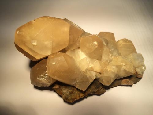 Calcite<br />Picher Field, Distrito Tri-State, Condado Ottawa, Oklahoma, USA<br />140 mm X 90 mm X 70 mm<br /> (Author: Robert Seitz)