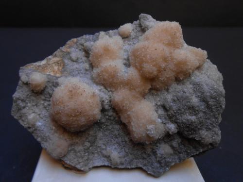 Estroncianita y Calcita<br />Cantera National Limestone#2, Cordillera Lime, Mount Pleasant Mills, Perry, Condado Snyder, Pennsylvania, USA<br />9 x 6 x 2 cm<br /> (Autor: Antonio Alcaide)