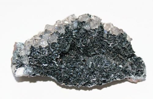 Hematite and Quartz<br />Mina Florence, Egremont, West Cumberland Iron Field, (antes Cumberland), Cumbria, Inglaterra / Reino Unido<br />75mm x 50mm x 30mm<br /> (Author: Philippe Durand)