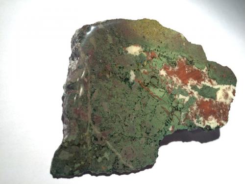 Copper, Epidote, Calcite<br />Distrito Lake Superior Copper, Condado Keweenaw, Michigan, USA<br />140 mm x 90 mm x 25 mm<br /> (Author: Robert Seitz)