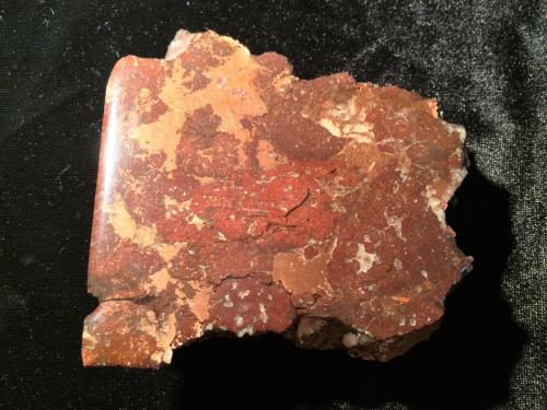 Copper, basalt<br />Distrito Lake Superior Copper, Condado Keweenaw, Michigan, USA<br />105 mm x 105 mm x 25 mm<br /> (Author: Robert Seitz)