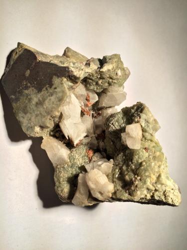 Copper, Silver, Prehnite, Calcite<br />Distrito Lake Superior Copper, Condado Keweenaw, Michigan, USA<br />100 mm x 80 mm x 60 mm<br /> (Author: Robert Seitz)