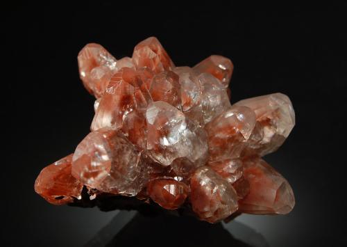 Calcite<br />Egremont, West Cumberland Iron Field, (antes Cumberland), Cumbria, Inglaterra / Reino Unido<br />4.0 x 4.1 x 5.6 cm<br /> (Author: crosstimber)