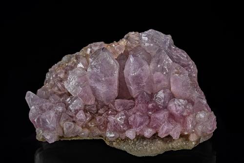 Quartz (variety rose quartz)<br />Taquaral, Itinga, Jequitinhonha, Minas Gerais, Brasil<br />6.7 x 4.7 cm<br /> (Author: am mizunaka)