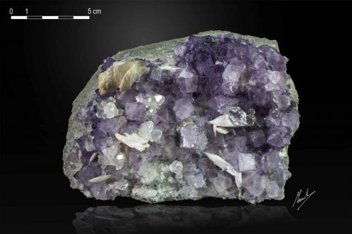 Fluorite, Quartz and Baryte<br />La Cabaña, zona minera de Berbes, Valdelmar, Berbes, Ribadesella, Comarca Oriente, Principado de Asturias (Asturias), España<br />150 x 116 mm<br /> (Author: Manuel Mesa)