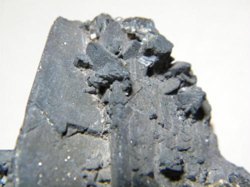 Tennantite with Pyrite and Quartz<br />Mina Tsumeb, Tsumeb, Región Otjikoto, Namibia<br />90mmx80mmx30mm<br /> (Author: Heimo Hellwig)