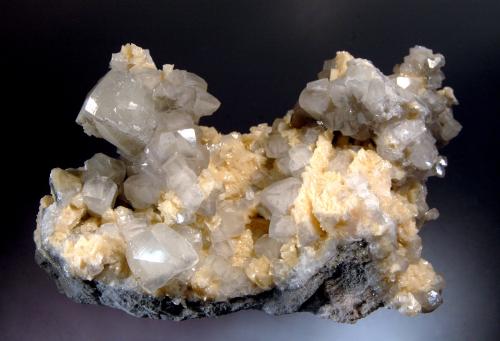 Calcite<br />Mina Manaoshan, Dongpo, Distrito Yizhang, Prefectura Chenzhou, Provincia Hunan, China<br />8.2 x 9.3 x 18.0 cm<br /> (Author: crosstimber)