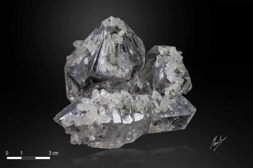 Quartz and Calcite<br />Mina Emilio, filón Obdulia, zona minera Caravia, La Rubiera, Loroñe, Colunga, Comarca de la Sidra, Principado de Asturias (Asturias), España<br />100 X 88 mm<br /> (Author: Manuel Mesa)