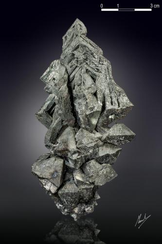 Hematite after Magnetite (variety martite)<br />Volcán Payún Matru, Malargüe, Departamento Malargüe, Provincia Mendoza, Argentina<br />124 x 64 mm<br /> (Author: Manuel Mesa)