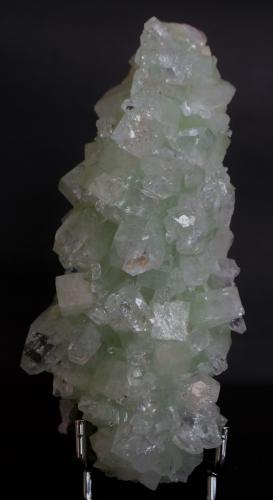 Fluorapophyllite-(K)<br />Distrito Jalgaon, Maharashtra, India<br />130mm x 50mm x 50mm<br /> (Author: Philippe Durand)